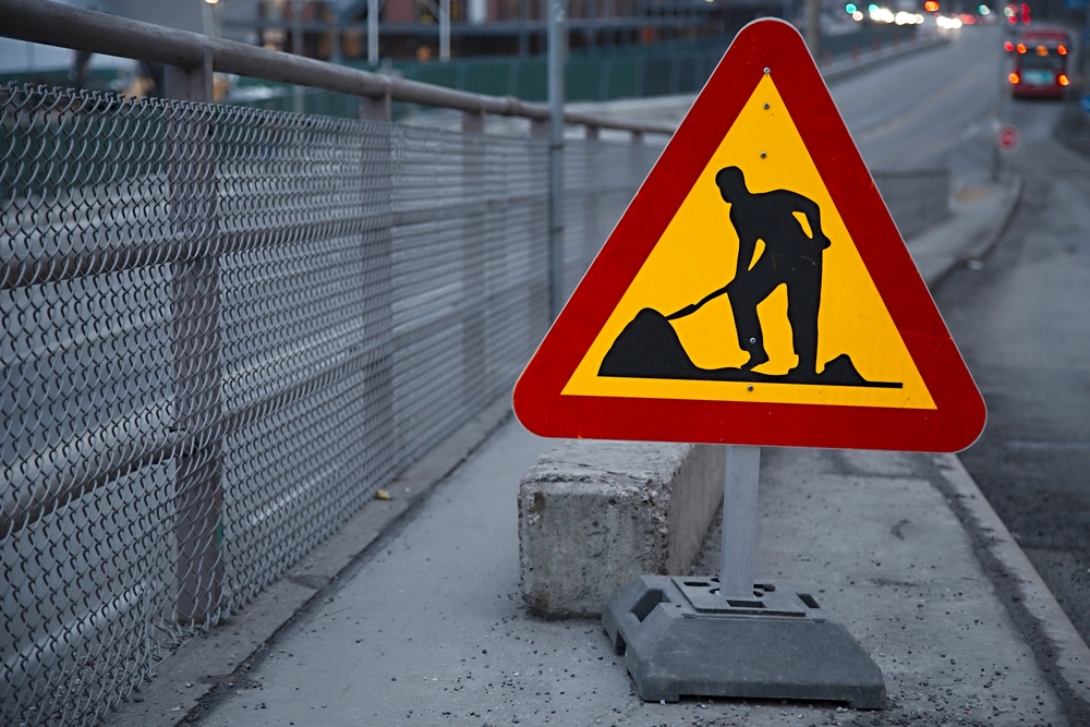 Roadworks at night in Port Elizabeth - SANRAL Stop Over