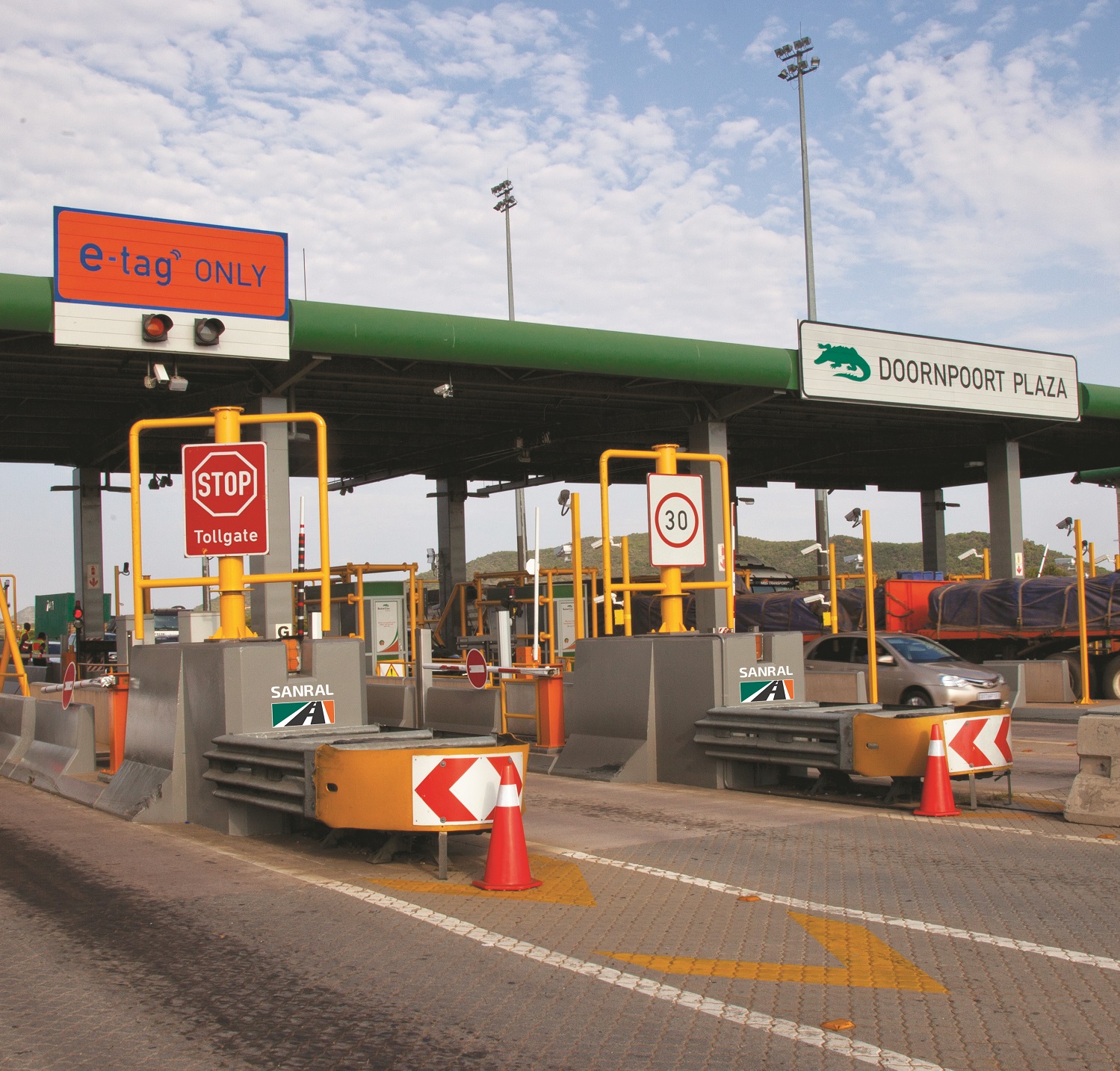 SANRAL discourages cash payments at toll plazas to mitigate risk of looting - SANRAL Stop Over